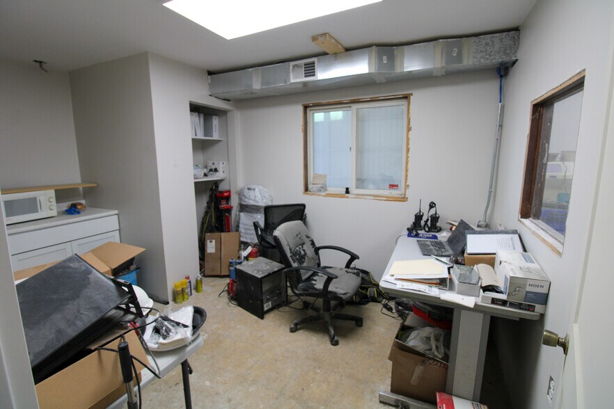 More Photos Of 107 8th Ave SW, Kasson Specialty For Sale