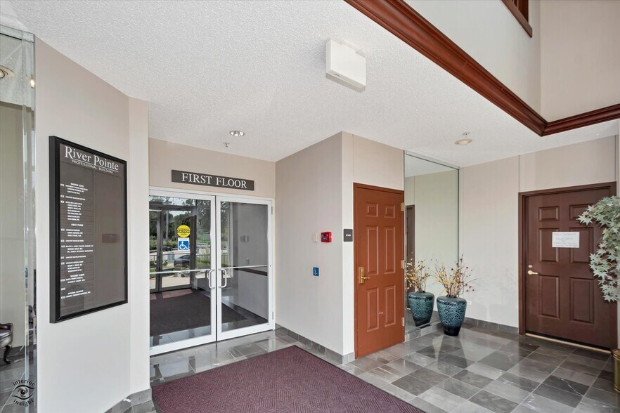 More Photos Of 912 Northwest Hwy, Fox River Grove Medical For Sale