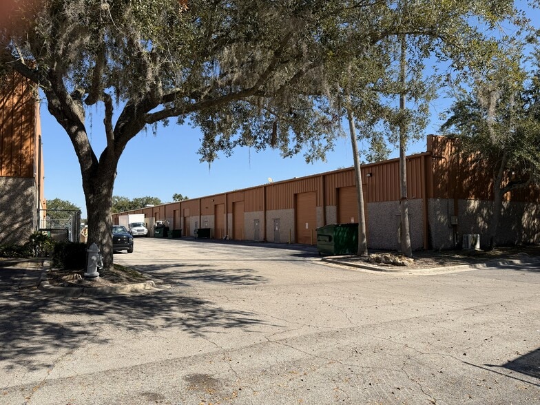 More Photos Of 800-870 N Hoagland Blvd, Kissimmee Distribution For Lease