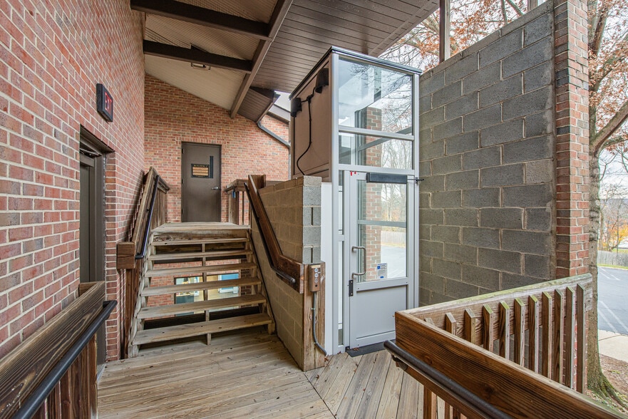 More Photos Of 59 E Mill Rd, Long Valley Office For Sale