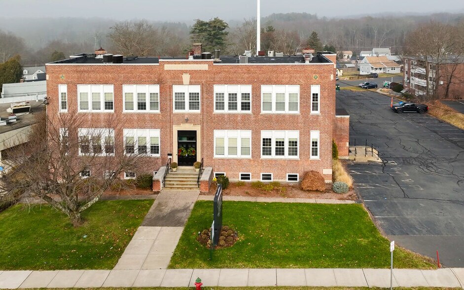 Primary Photo Of 985 Farmington Ave, Bristol Office For Lease