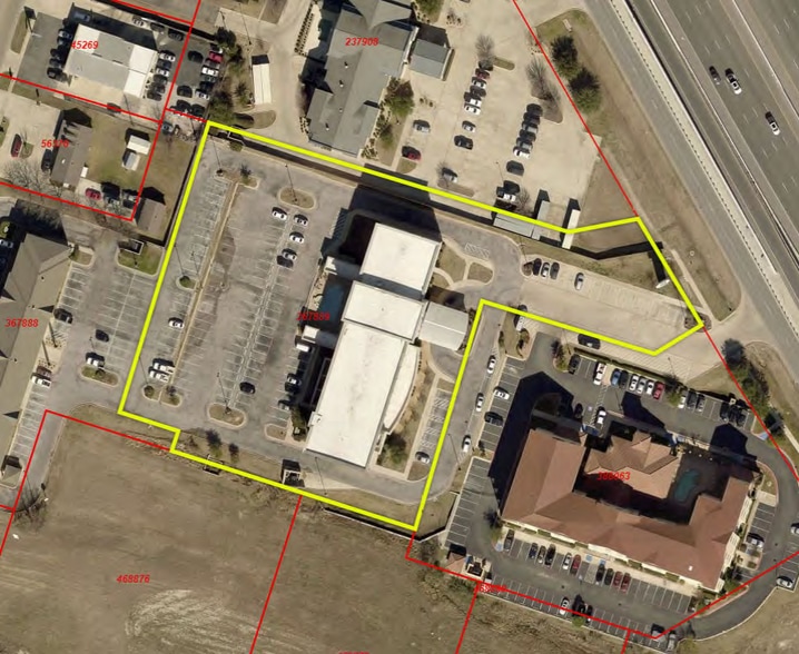 More Photos Of 300 E Central Texas Expy, Killeen Hotel For Sale