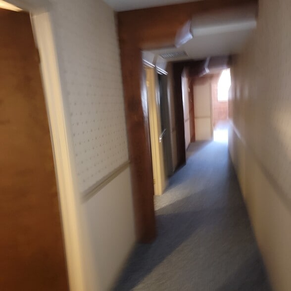 More Photos Of 600 Main St, Riverton Office For Sale