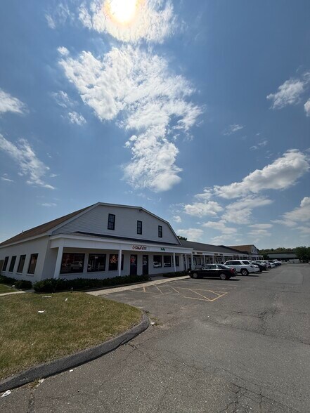 More Photos Of 3039 Main St, Glastonbury Storefront For Lease