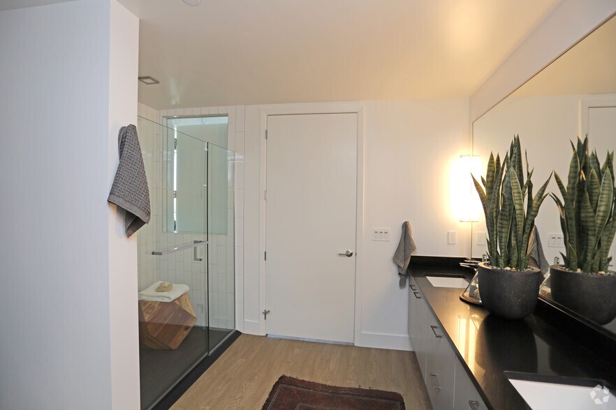 More Photos Of 1501 Island Ave, San Diego Apartments For Lease