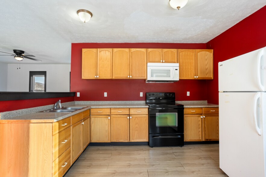 More Photos Of 75 Germania St, Galeton General Retail For Sale