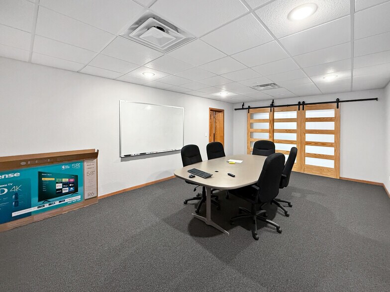 More Photos Of 614 Railroad St SE, Bemidji Office For Sale