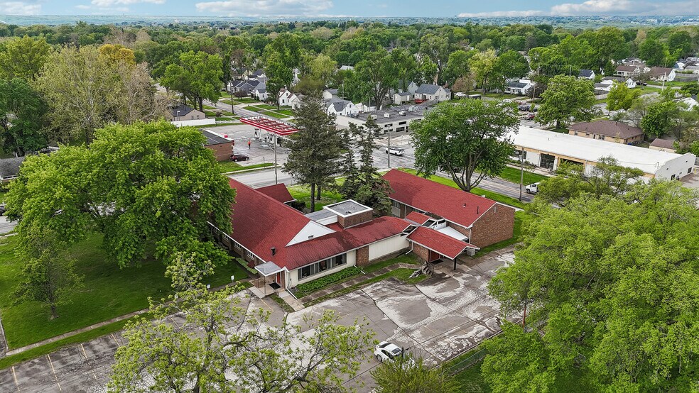 More Photos Of 5723 Franklin Ave, Des Moines Specialty For Sale