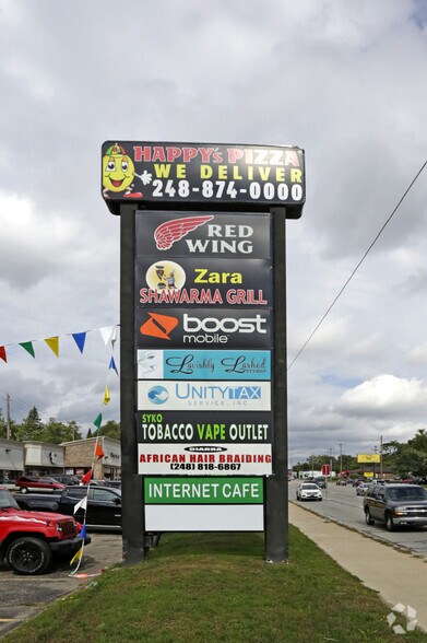 More Photos Of 290-316 S Telegraph Rd, Pontiac Storefront For Lease