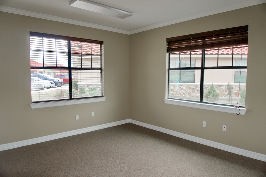 More Photos Of 4502 Riverstone Blvd, Missouri City Medical For Lease