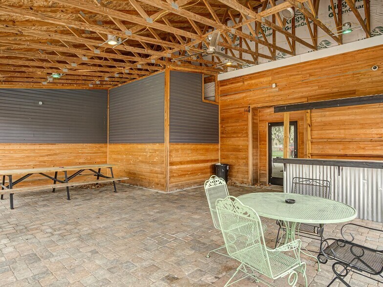 More Photos Of 116 N Main St, Marissa Freestanding For Sale
