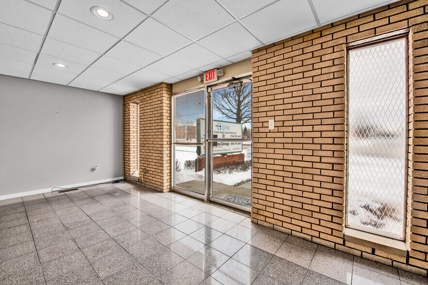 More Photos Of 23380 Goddard Rd, Taylor Freestanding For Lease