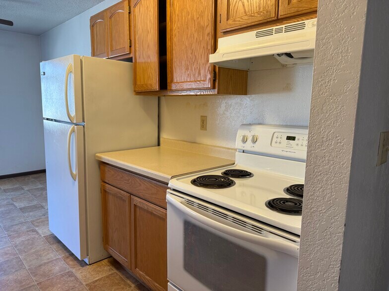 More Photos Of 120-124 E 13th St, Blue Earth Apartments For Sale