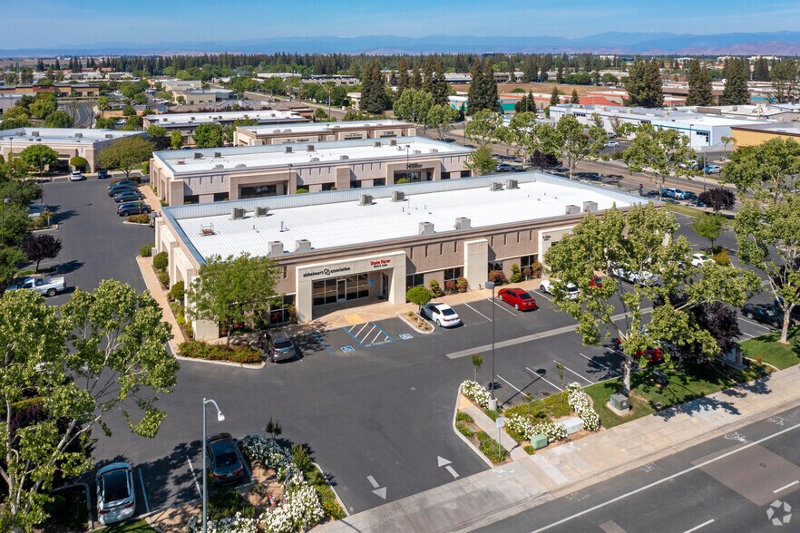 More Photos Of 550 W Alluvial Ave, Fresno Unknown For Lease