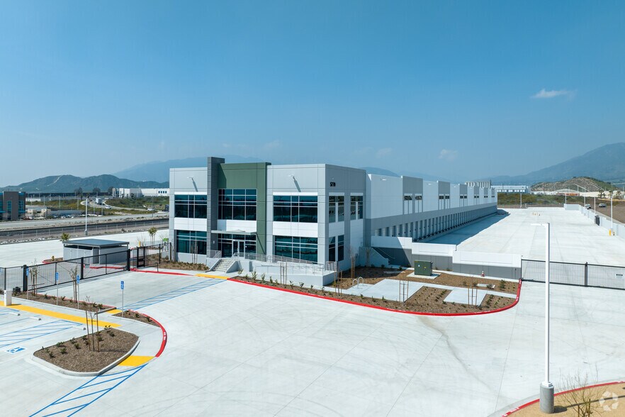 More Photos Of 5770 N Industrial Pky, San Bernardino Truck Terminal For Lease