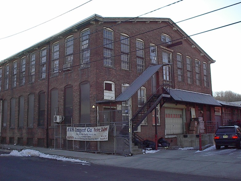 Primary Photo Of 104 Gray St, Paterson Warehouse For Lease