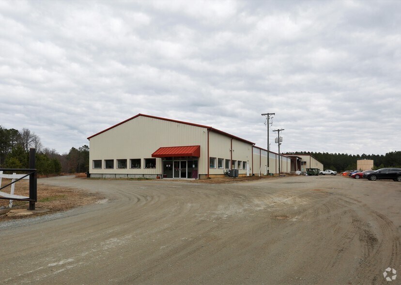 More Photos Of 16517 Bull Church Rd, Woodford Warehouse For Lease