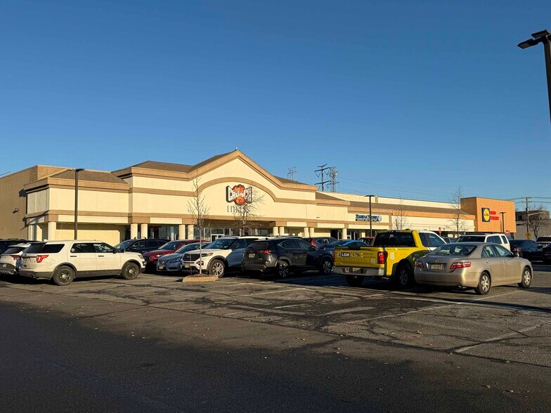 Primary Photo Of 789 Saint George Ave, Woodbridge Freestanding For Lease
