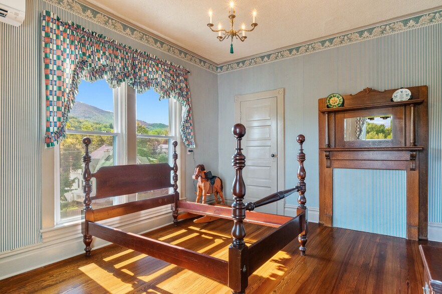 More Photos Of 639 Tower St, Tazewell Specialty For Sale