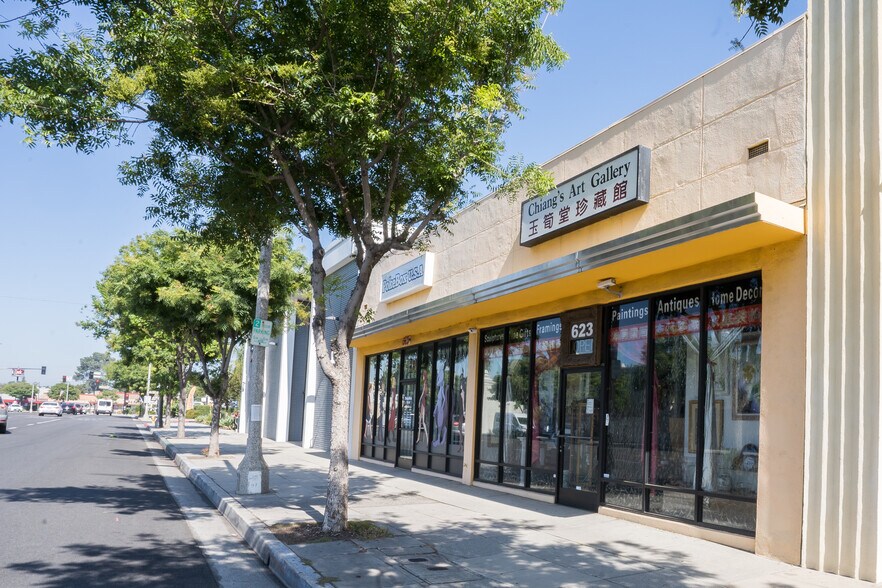 More Photos Of 623-625 W Las Tunas Dr, San Gabriel Storefront Retail Office For Sale