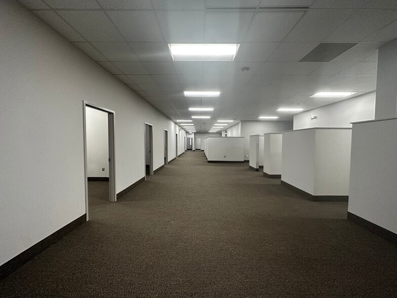 More Photos Of 470 W Hanes Mill Rd, Winston-Salem Office For Lease