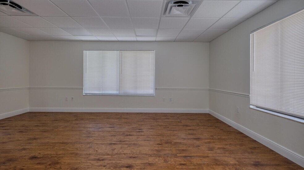 More Photos Of 2548-2550 First St, Fort Myers Loft Creative Space For Lease