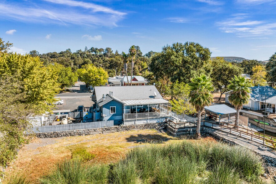 More Photos Of 14625 Lakeshore Dr, Clearlake Restaurant For Sale