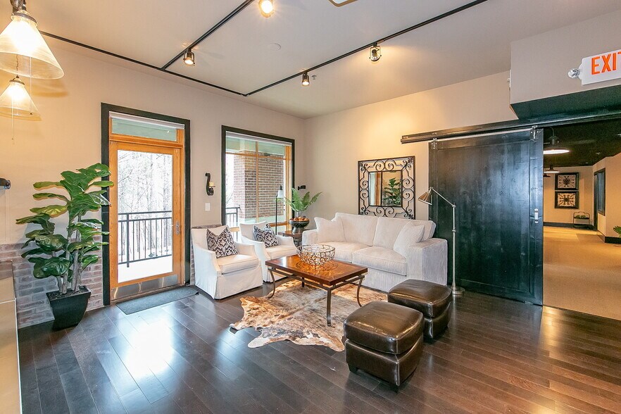 More Photos Of 319 Atlanta St, Marietta Office For Sale