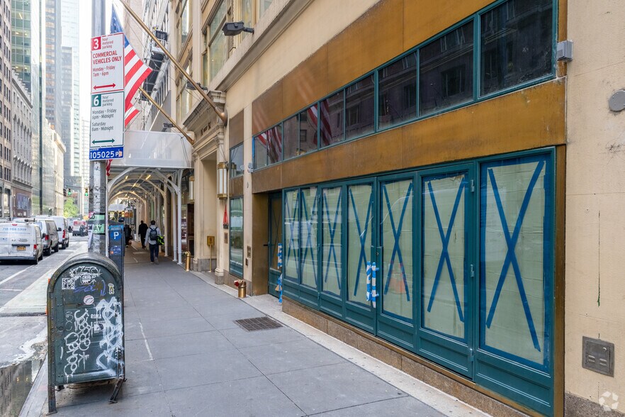 More Photos Of 16 E 52nd St, New York Office For Lease