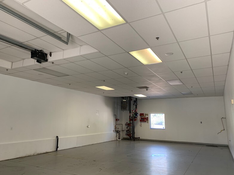 More Photos Of 7505 E Harvard Ave, Denver Flex For Sale