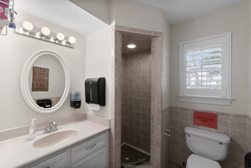 More Photos Of 1824 Sawdust Rd, The Woodlands Medical For Sale