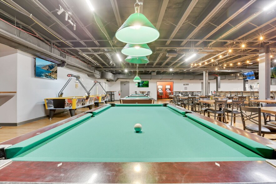 More Photos Of 301 Broadway, Lorain Hotel For Lease