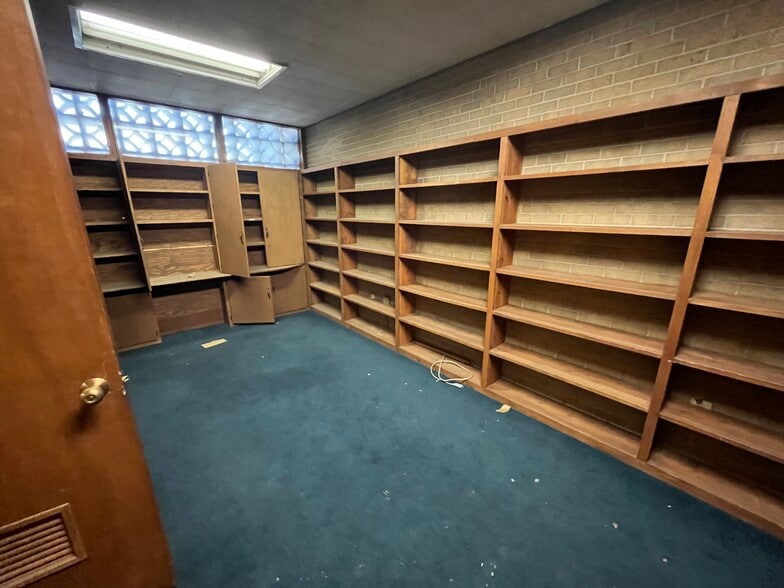 More Photos Of 111 University SE Blvd, Albuquerque Specialty For Sale