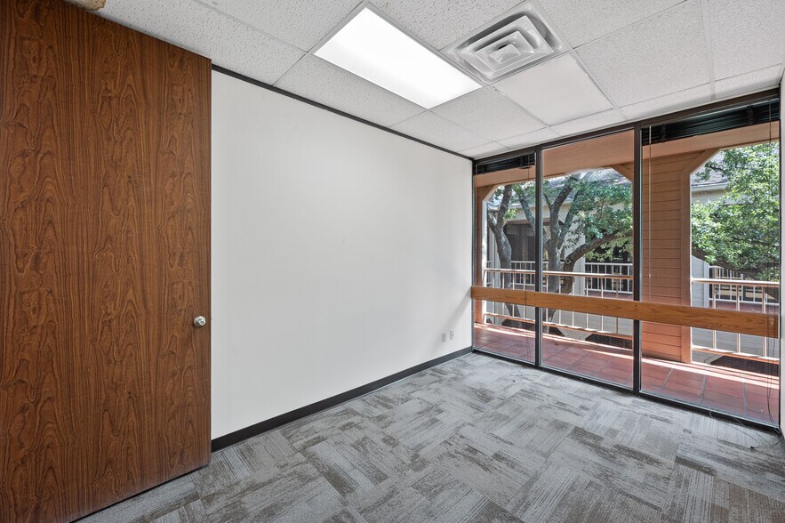 More Photos Of 3624 North Hills Dr, Austin Medical For Sale