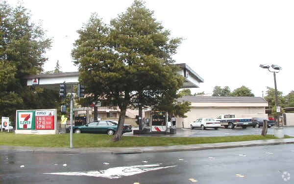 Primary Photo Of 801 Sunset Ave, Suisun City Service Station For Lease