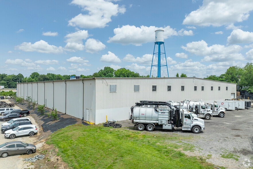 More Photos Of 129 Dupree St, Charlotte Distribution For Lease