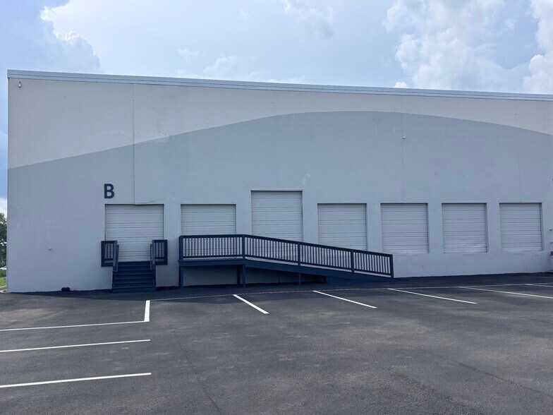More Photos Of 490 Industrial Dr, Mount, Mount Juliet Warehouse For Lease