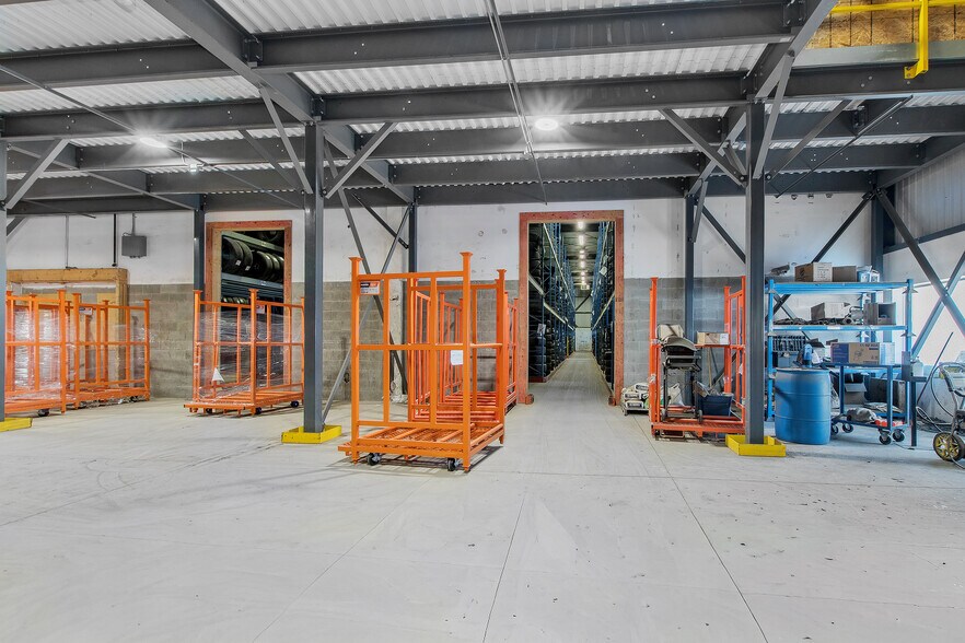 More Photos Of 14410 Rue Rolland-Desjardins, Mirabel Warehouse For Sale