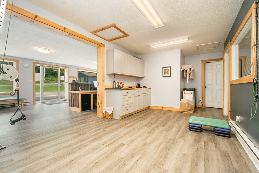 More Photos Of 541 Spruce St, Thomas Flex For Sale