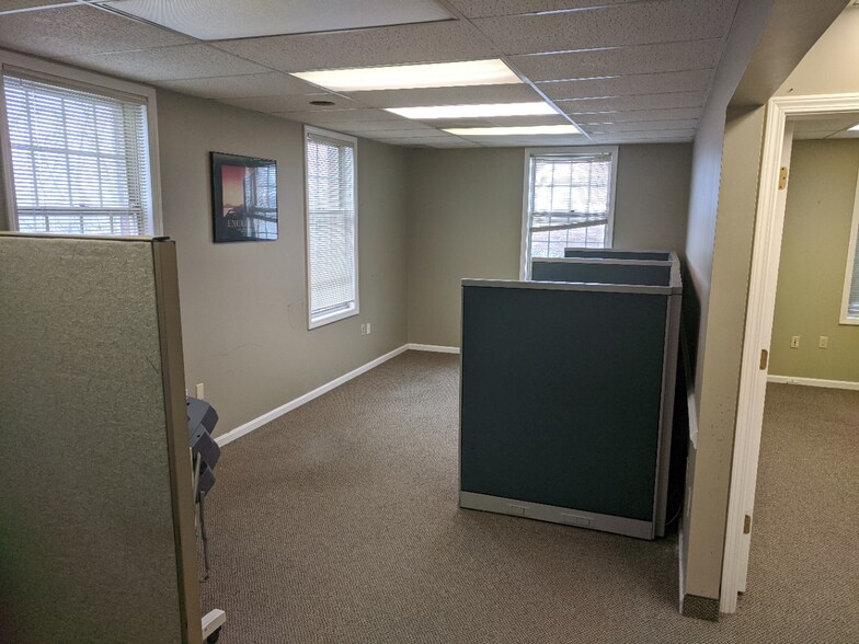 More Photos Of 10235 Brecksville Rd, Brecksville Office For Lease