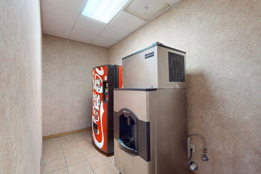 More Photos Of 5640 E Paisano Dr, El Paso Hotel For Sale