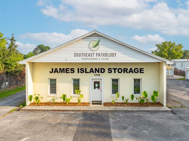 More Photos Of 1719 Signal Point Rd, Charleston Self Storage For Sale