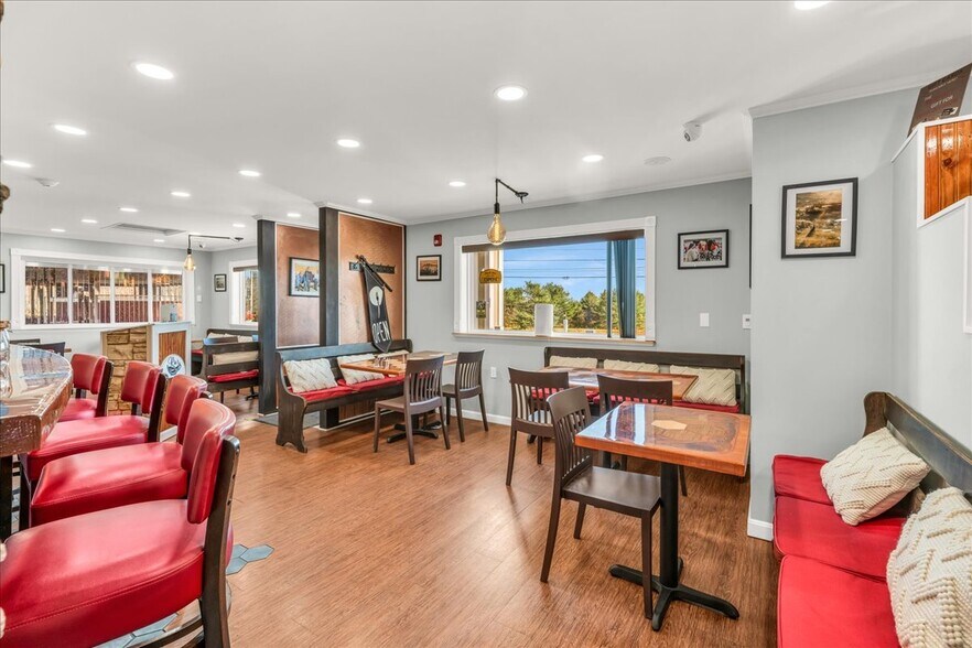 More Photos Of 357 W Main St, Searsport Freestanding For Sale