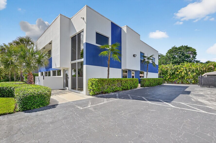 More Photos Of 442 NW 35th St, Boca Raton Office For Sale