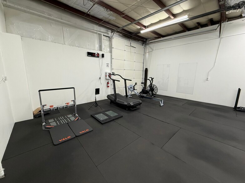 More Photos Of 2101-2125 S Platte River Dr, Denver Warehouse For Sale