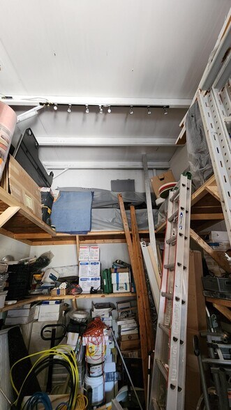 More Photos Of 1133 Industrial Blvd, Naples Manufacturing For Lease