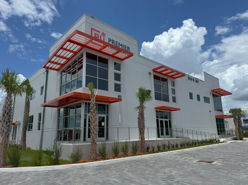 Primary Photo Of 3930 N Orange Blossom Trl, Orlando Light Distribution For Lease