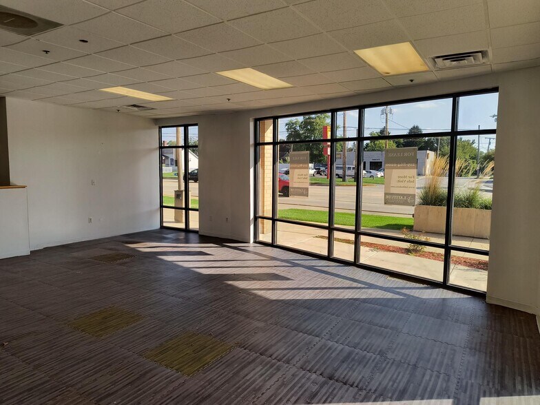 More Photos Of 275 Joliet St, Dyer Office For Sale