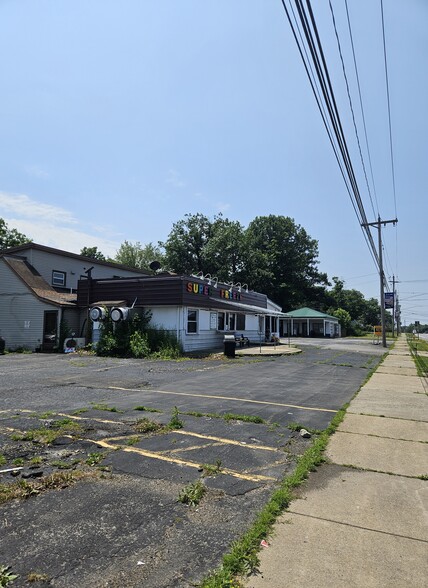 Primary Photo Of 6865 Erie Rd, Derby Restaurant For Sale