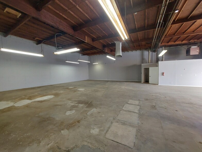 More Photos Of 12455 Branford St, Pacoima Warehouse For Sale